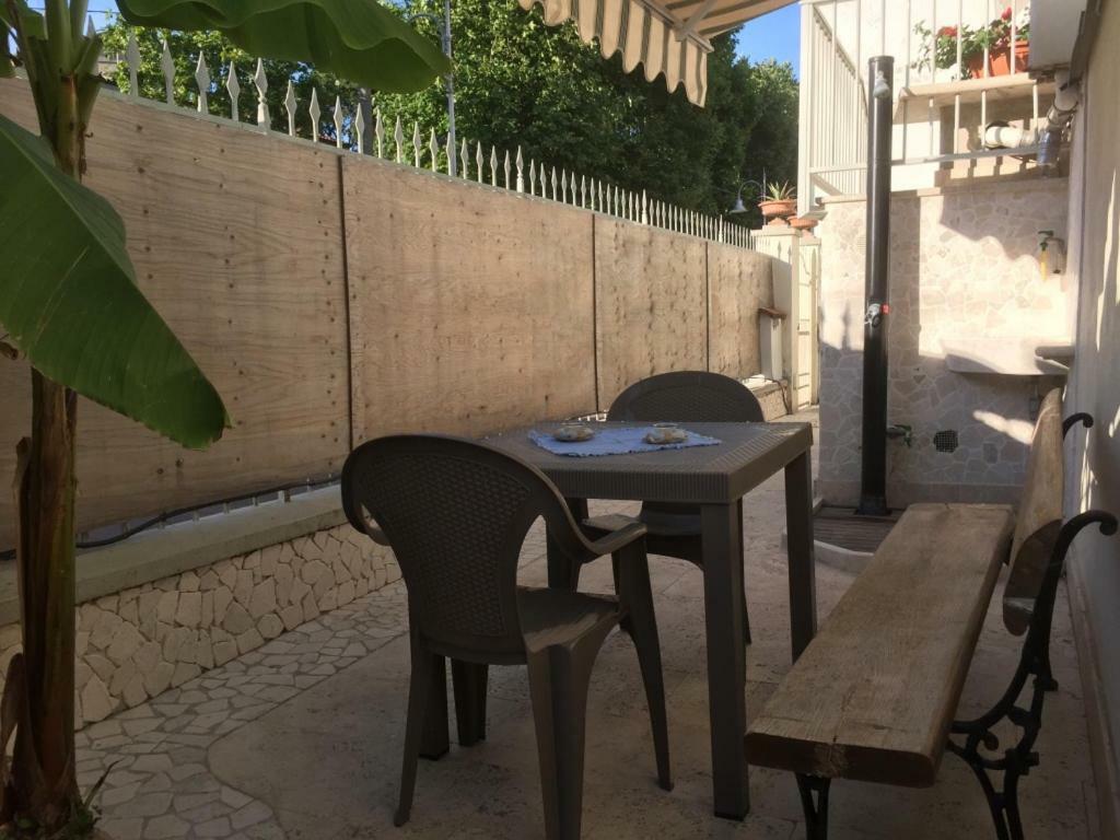 La Casa Di Rosi Al Mare Apartment Vada Bagian luar foto