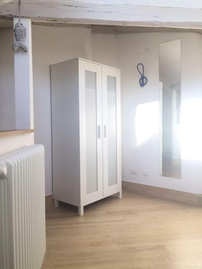 La Casa Di Rosi Al Mare Apartment Vada Bagian luar foto